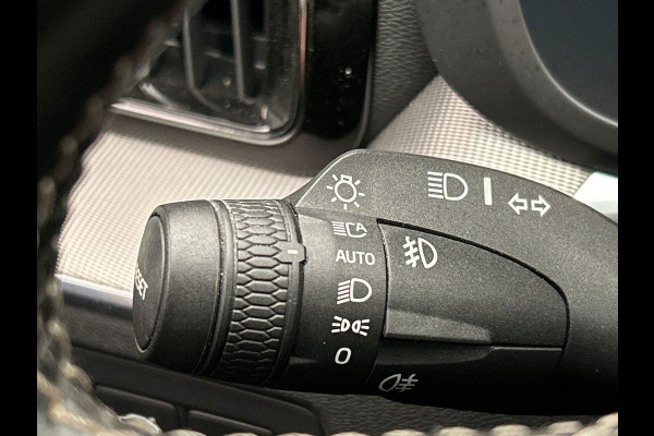 Volvo XC60 2.0 Recharge T8 AWD R-Design HEICO | Trekhaak | Stoelverwarming | 360 Camera | Memory | Harman/Kardon | Panoramadak |