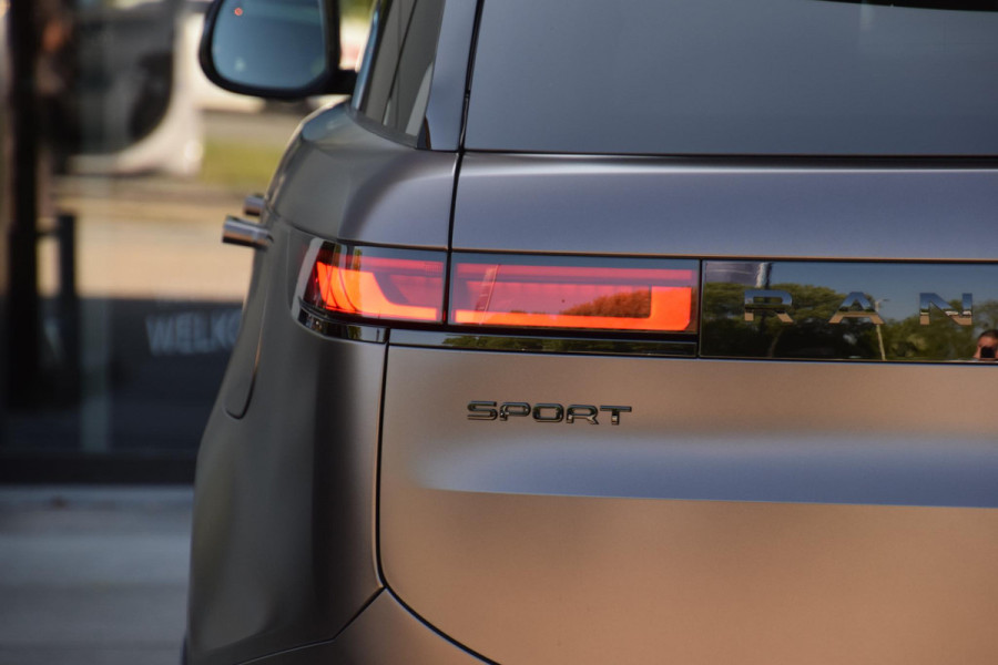 Land Rover Range Rover Sport P460e Dynamic SE | SVO Satin Tourmaline Brown