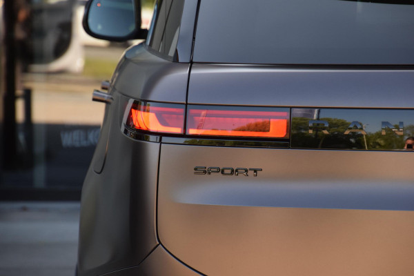 Land Rover Range Rover Sport P460e Dynamic SE | SVO Satin Tourmaline Brown