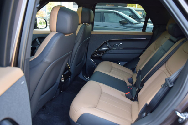 Land Rover Range Rover Sport P460e Dynamic SE | SVO Satin Tourmaline Brown