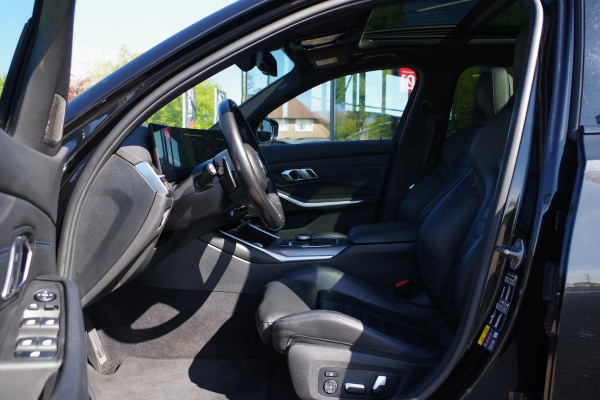 BMW 3 Serie Touring 330e High Executive M-Sport 293 PK PHEV, Panoramadak, M-Kuipstoelen, Adap. Cruise Control
