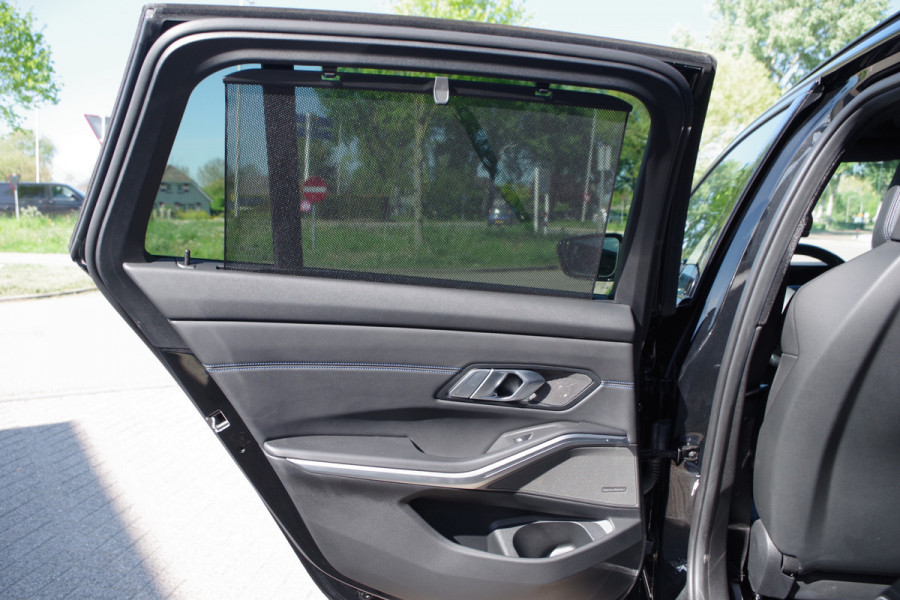 BMW 3 Serie Touring 330e High Executive M-Sport 293 PK PHEV, Panoramadak, M-Kuipstoelen, Adap. Cruise Control
