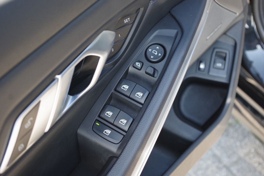 BMW 3 Serie Touring 330e High Executive M-Sport 293 PK PHEV, Panoramadak, M-Kuipstoelen, Adap. Cruise Control