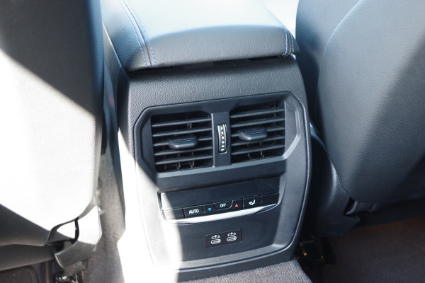 BMW 3 Serie Touring 330e High Executive M-Sport 293 PK PHEV, Panoramadak, M-Kuipstoelen, Adap. Cruise Control