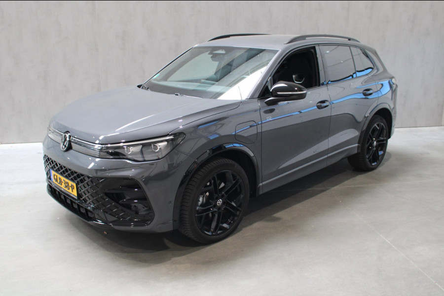 Volkswagen Tiguan 1.5 eHybrid R-Line Camera/Trekhaak/Black pakket/R-line Prijs is rijklaar