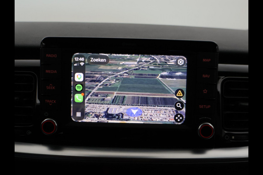 Kia Stonic 1.0 T-GDi DYNAMICPLUSLINE + TREKHAAK | STOELVERW. | CAMERA | 17 INCH | CARPLAY | KEYLESS