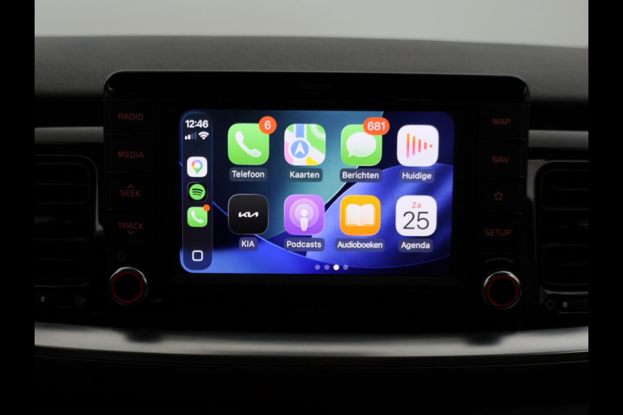 Kia Stonic 1.0 T-GDi DYNAMICPLUSLINE + TREKHAAK | STOELVERW. | CAMERA | 17 INCH | CARPLAY | KEYLESS