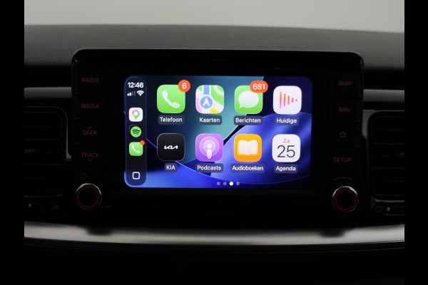 Kia Stonic 1.0 T-GDi DYNAMICPLUSLINE + TREKHAAK | STOELVERW. | CAMERA | 17 INCH | CARPLAY | KEYLESS