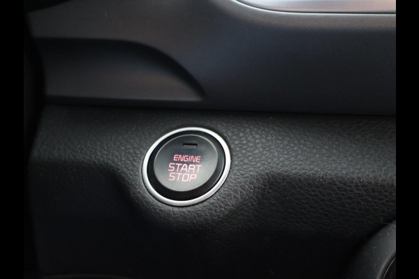 Kia Stonic 1.0 T-GDi DYNAMICPLUSLINE + TREKHAAK | STOELVERW. | CAMERA | 17 INCH | CARPLAY | KEYLESS