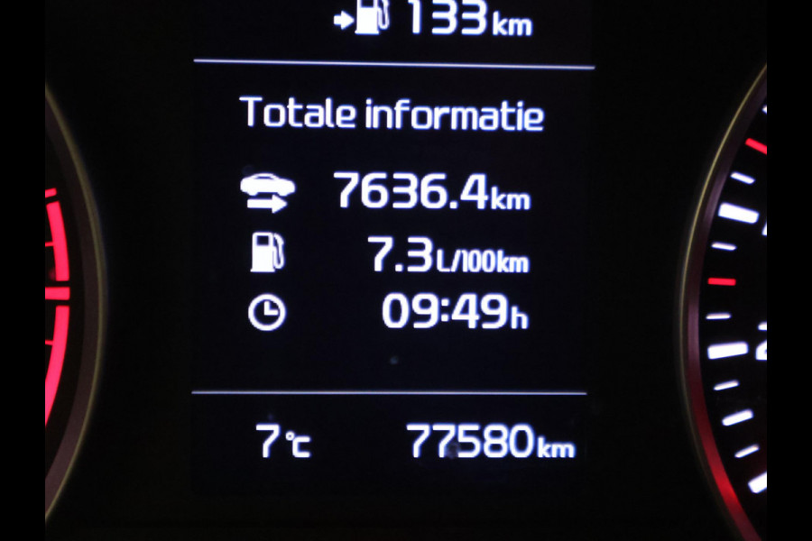 Kia Stonic 1.0 T-GDi DYNAMICPLUSLINE + TREKHAAK | STOELVERW. | CAMERA | 17 INCH | CARPLAY | KEYLESS