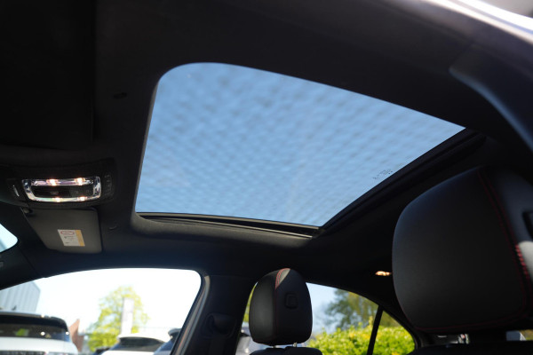 Mercedes-Benz A-Klasse 200 Business Solution AMG Wide screen Pano Dak