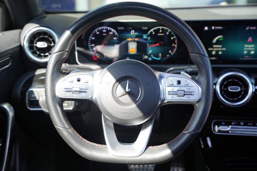 Mercedes-Benz A-Klasse 200 Business Solution AMG Wide screen Pano Dak