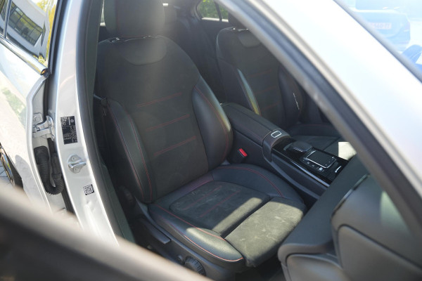 Mercedes-Benz A-Klasse 200 Business Solution AMG Wide screen Pano Dak