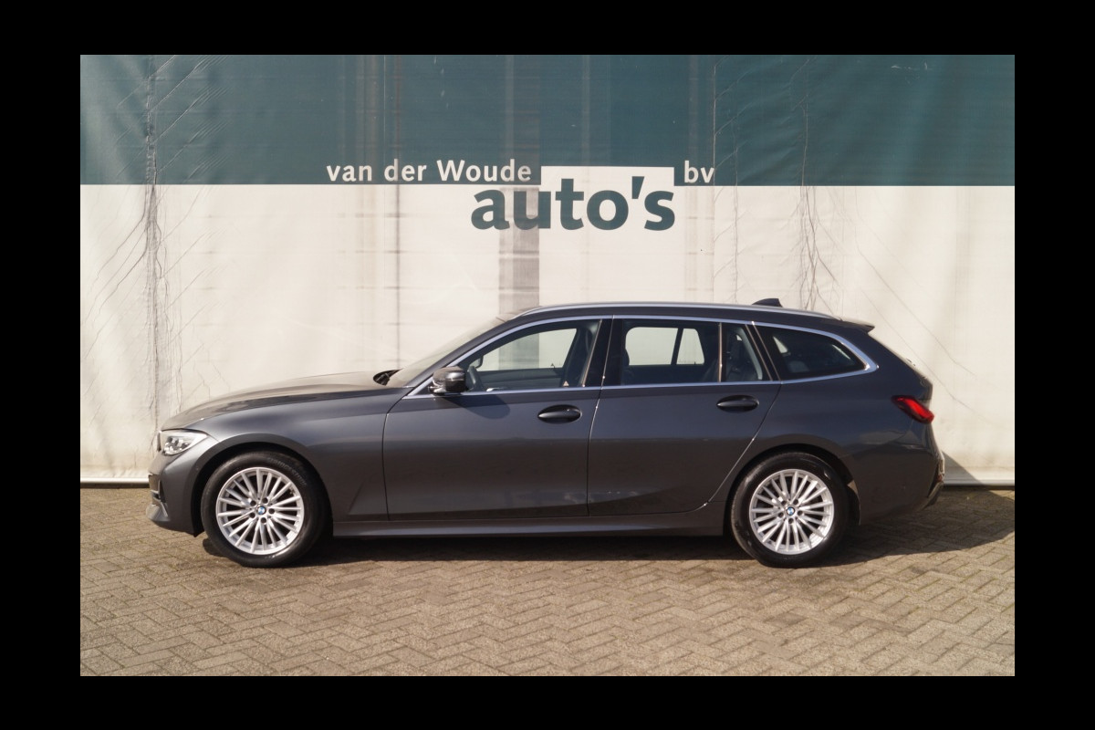 BMW 3 Serie Touring 318i High Executive Edition -LEER-CAM-NAVI-