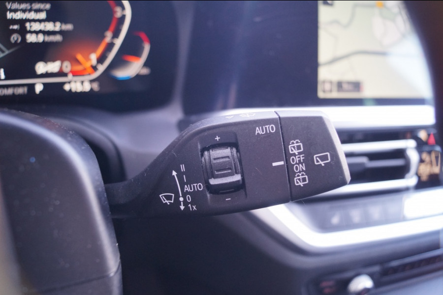 BMW 3 Serie Touring 318i High Executive Edition -LEER-CAM-NAVI-