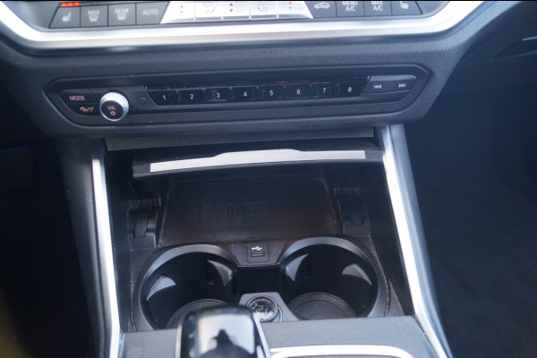 BMW 3 Serie Touring 318i High Executive Edition -LEER-CAM-NAVI-