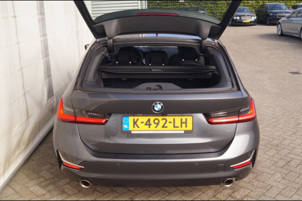 BMW 3 Serie Touring 318i High Executive Edition -LEER-CAM-NAVI-