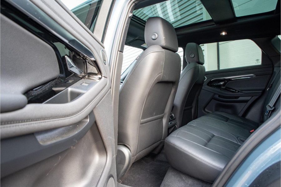 Land Rover Range Rover Evoque 1.5 P300e AWD R-Dynamic HSE Panoramadak Adapt. cruise Stuurverw. Zondag a.s. open!