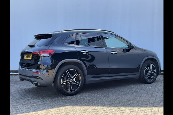 Mercedes-Benz GLA 200 164pk Solution AMG Memory Pano.dak Sfeerverl Hoogzitter Uitstraling!