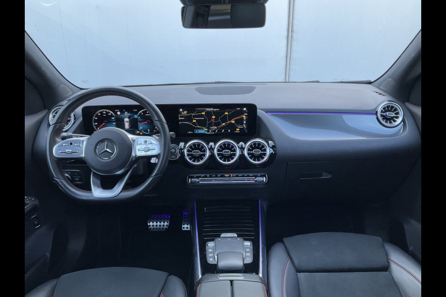 Mercedes-Benz GLA 200 164pk Solution AMG Memory Pano.dak Sfeerverl Hoogzitter Uitstraling!