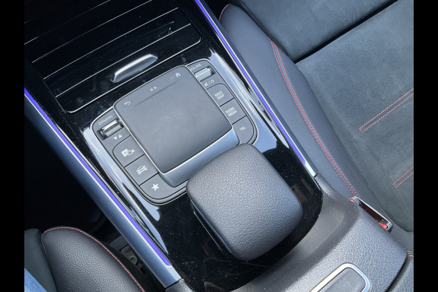 Mercedes-Benz GLA 200 164pk Solution AMG Memory Pano.dak Sfeerverl Hoogzitter Uitstraling!