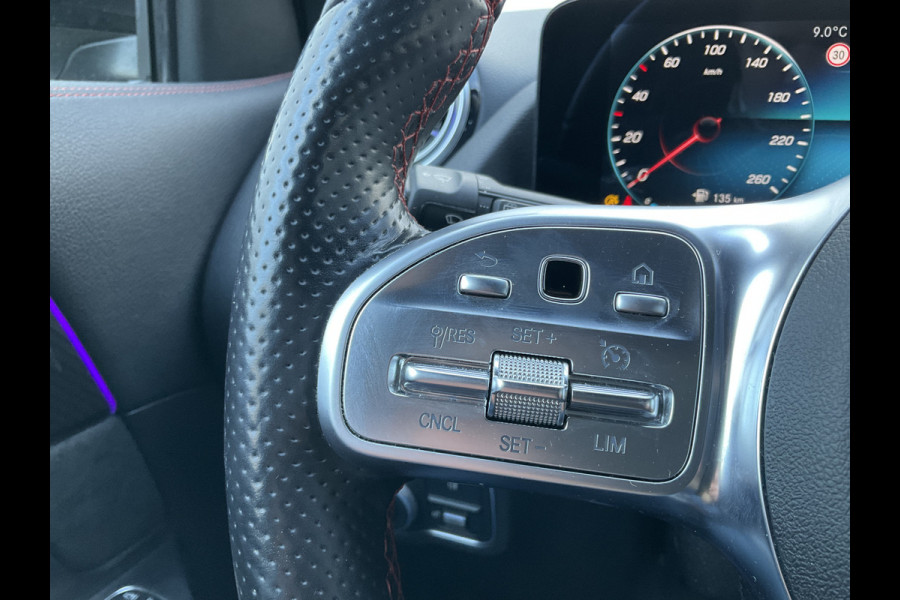 Mercedes-Benz GLA 200 164pk Solution AMG Memory Pano.dak Sfeerverl Hoogzitter Uitstraling!