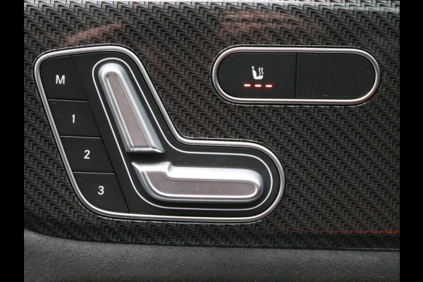 Mercedes-Benz GLA 200 164pk Solution AMG Memory Pano.dak Sfeerverl Hoogzitter Uitstraling!
