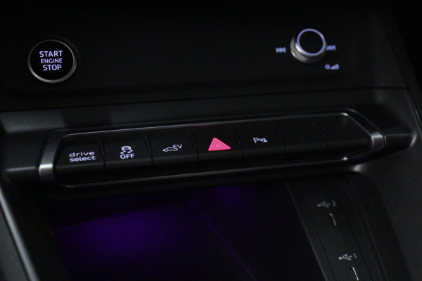 Audi Q3 Sportback 45 TFSI e S-Line PANO/SFEER/CAM/ACC/LANEASSIT/LEER/VOL