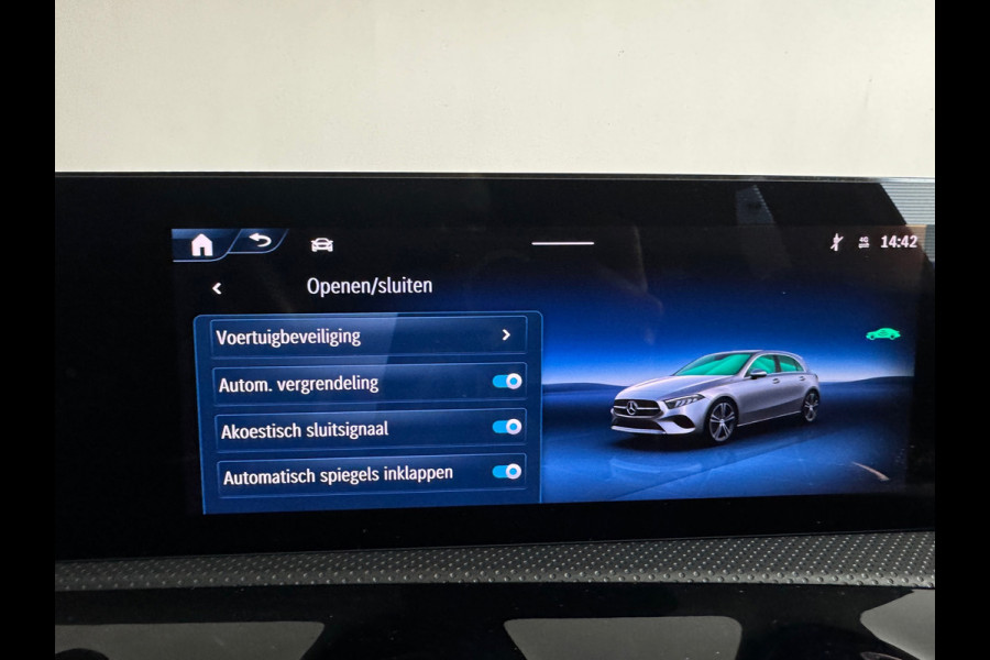 Mercedes-Benz A-Klasse 200 AMG Pano|Memory|HuD|Burmes|1e Eig