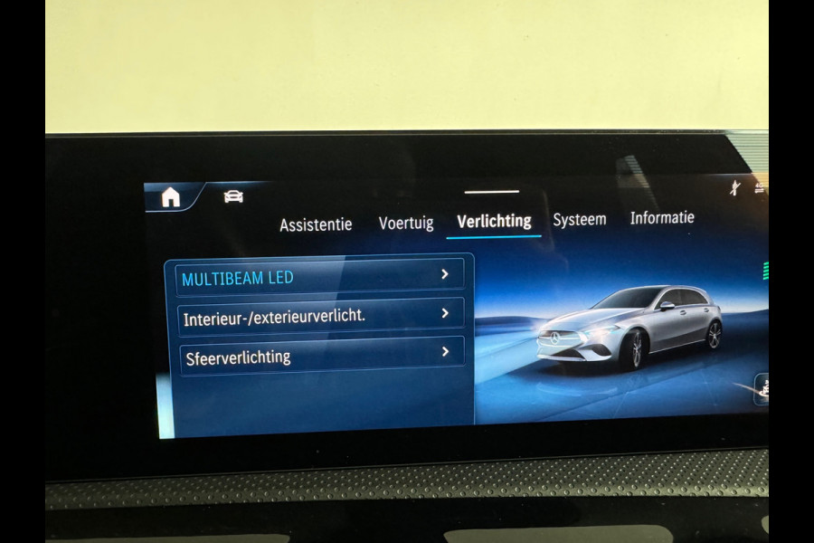Mercedes-Benz A-Klasse 200 AMG Pano|Memory|HuD|Burmes|1e Eig
