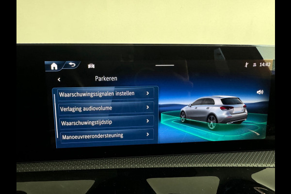 Mercedes-Benz A-Klasse 200 AMG Pano|Memory|HuD|Burmes|1e Eig