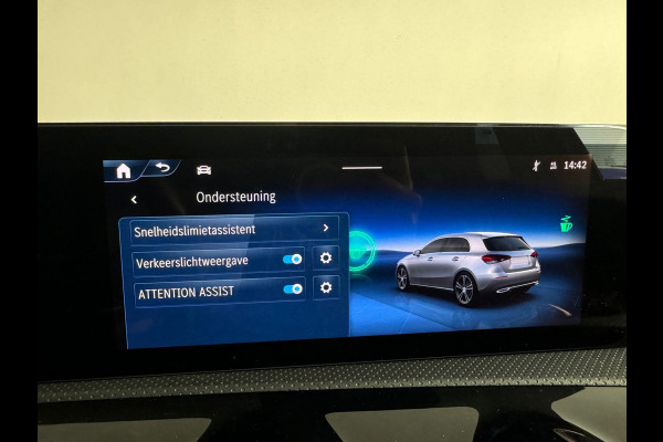 Mercedes-Benz A-Klasse 200 AMG Pano|Memory|HuD|Burmes|1e Eig