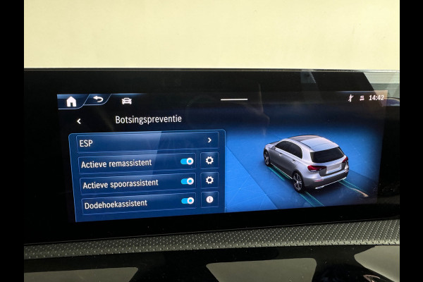 Mercedes-Benz A-Klasse 200 AMG Pano|Memory|HuD|Burmes|1e Eig