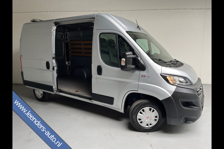 Fiat Ducato Automaat 30 2.3 MultiJet 140pk euro6 L2H2 3Persoons Airco Navigatie Trekhaak Zilvergrijs Metallic RIJKLAARPRIJS!