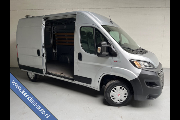 Fiat Ducato Automaat 30 2.3 MultiJet 140pk euro6 L2H2 3Persoons Airco Navigatie Trekhaak Zilvergrijs Metallic RIJKLAARPRIJS!