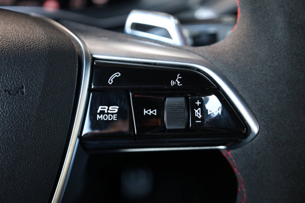 Audi RS6 Avant 4.0 TFSI quattro 600+PK BTW/KERAMISCH/SOFTCLOSE/VIRTUAL/B&O 3D/ACHTERASB/SFEER/PANO/22"/360 CAM/12 MND GARANTIE!