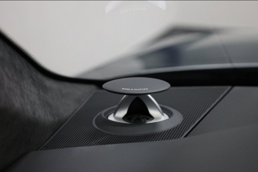 Audi RS6 Avant 4.0 TFSI quattro 600+PK BTW/KERAMISCH/SOFTCLOSE/VIRTUAL/B&O 3D/ACHTERASB/SFEER/PANO/22"/360 CAM/12 MND GARANTIE!