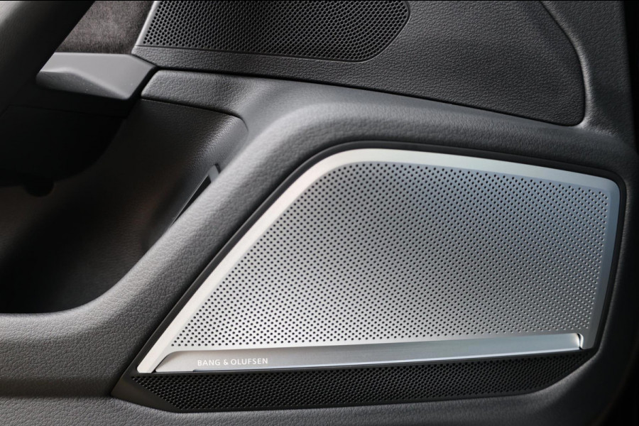 Audi RS6 Avant 4.0 TFSI quattro 600+PK BTW/KERAMISCH/SOFTCLOSE/VIRTUAL/B&O 3D/ACHTERASB/SFEER/PANO/22"/360 CAM/12 MND GARANTIE!