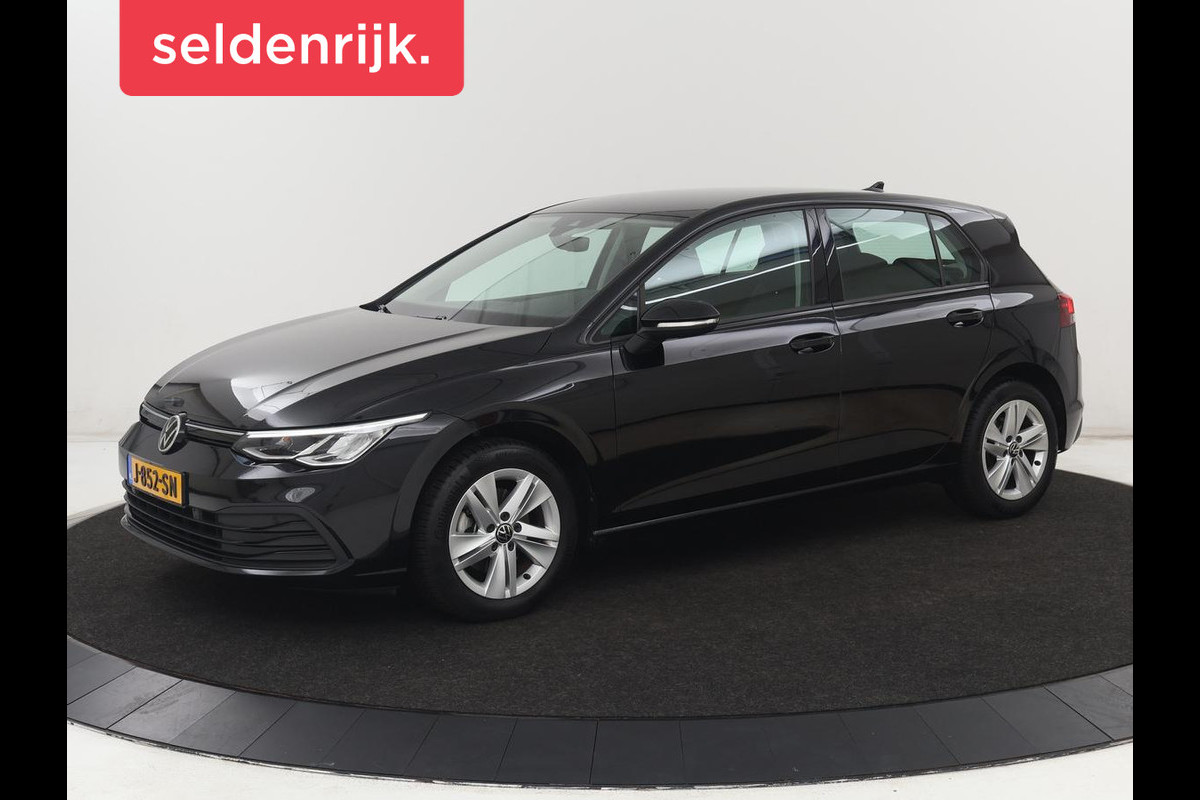Volkswagen Golf 1.0 TSI Life | Carplay | Navigatie | Adaptive cruise | Full LED | Digital Cockpit | Sfeerverlichting | Climate control | Bluetooth | Parkeerhulp