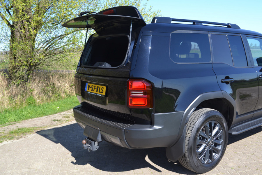 Toyota Land Cruiser 250 2.8 D-4D Standard Roof Window Van Professional
