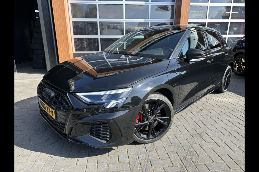 Audi A3 Sportback 45 TFSI e S edition Competition | Panoramadak | RS stoelen | Black optic pakket |