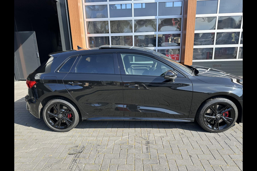 Audi A3 Sportback 45 TFSI e S edition Competition | Panoramadak | RS stoelen | Black optic pakket |