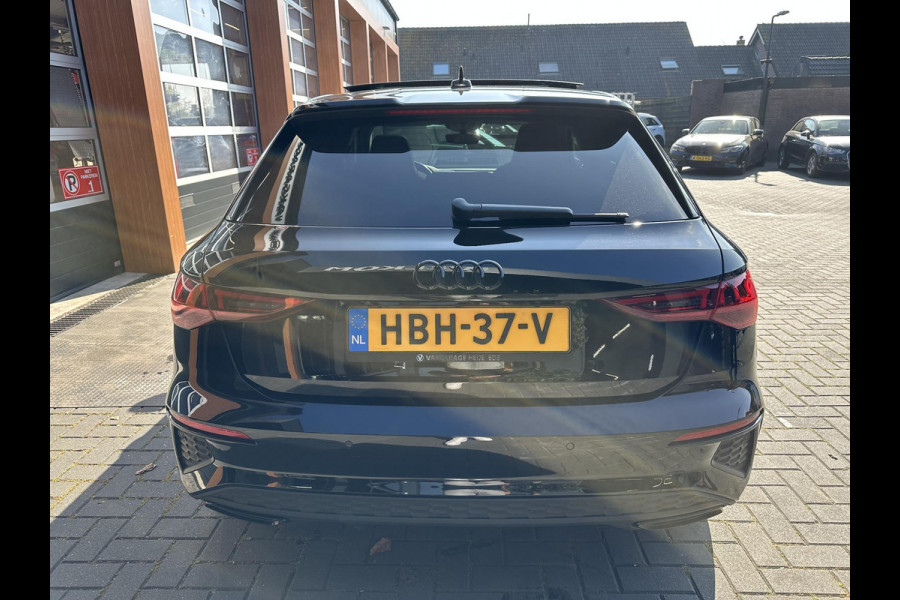 Audi A3 Sportback 45 TFSI e S edition Competition | Panoramadak | RS stoelen | Black optic pakket |