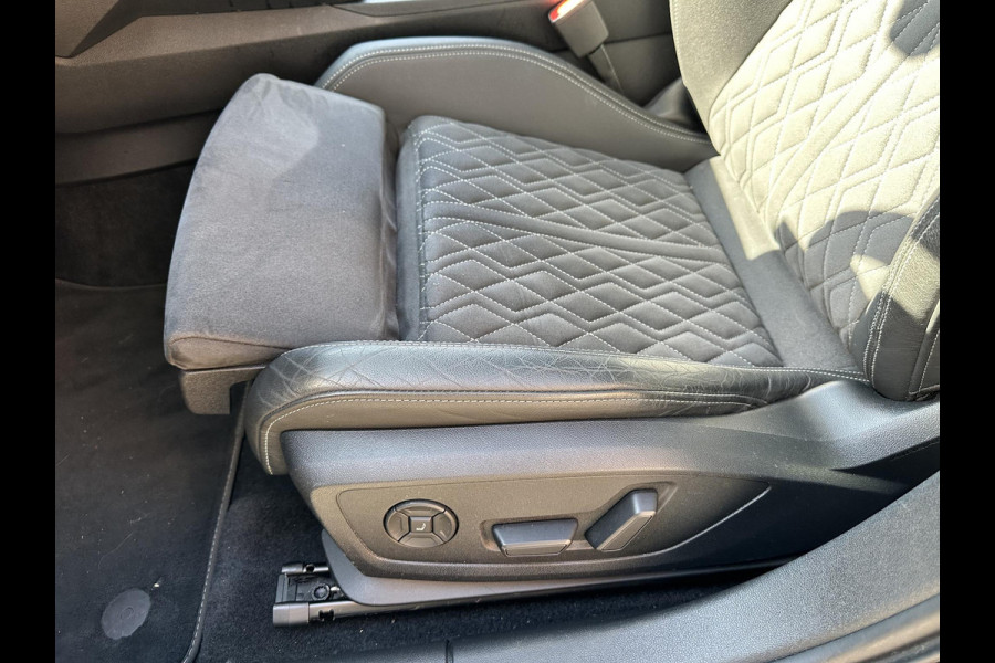 Audi A3 Sportback 45 TFSI e S edition Competition | Panoramadak | RS stoelen | Black optic pakket |