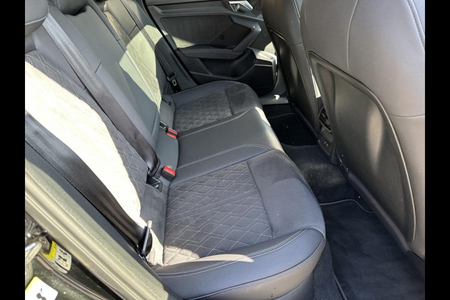Audi A3 Sportback 45 TFSI e S edition Competition | Panoramadak | RS stoelen | Black optic pakket |