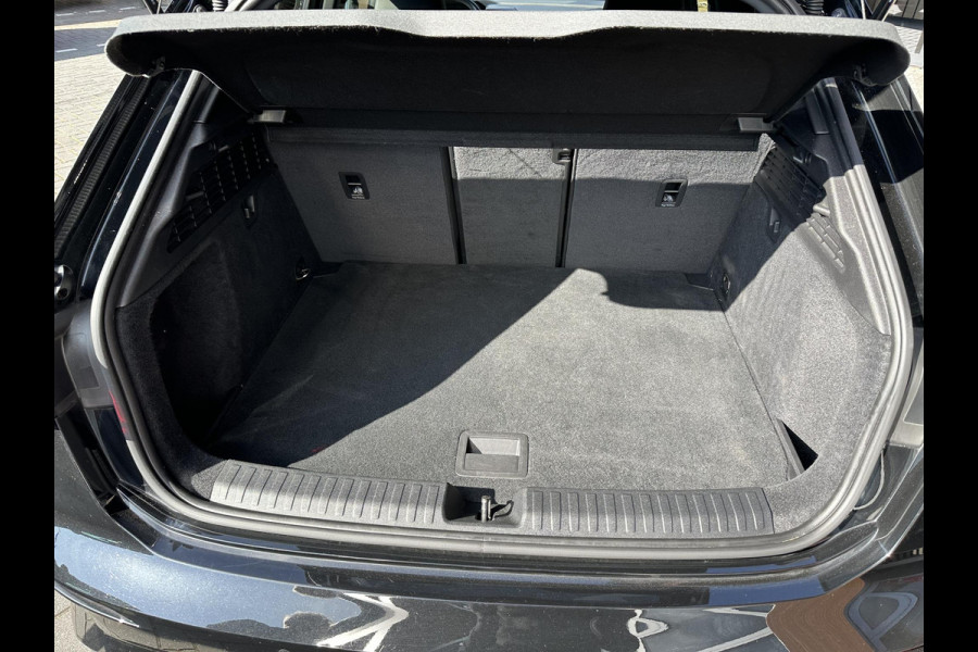 Audi A3 Sportback 45 TFSI e S edition Competition | Panoramadak | RS stoelen | Black optic pakket |