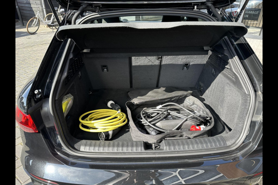 Audi A3 Sportback 45 TFSI e S edition Competition | Panoramadak | RS stoelen | Black optic pakket |