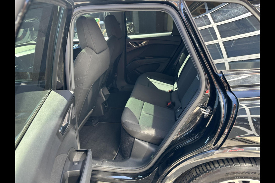 Audi Q4 e-tron 40 Launch edition Advanced Plus 77 kWh | Panoramadak | Sonos | Black optic pakket | NL-Auto |