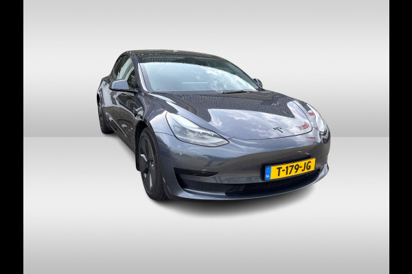 Tesla Model 3 Standard RWD Plus 60 kWh / SOH 90% / FACELIFT / Warmtepomp / Autopilot / Panoramadak / Camera / Leder / 18'' / Leder / Premium Audio