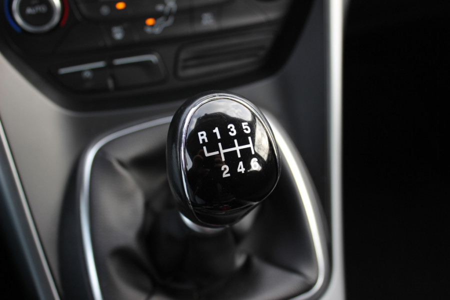 Ford Kuga 1.5 EcoBoost Trend Ultimate / Trekhaak / Navigatie / Parkeerhulp achter / 17'' / Bluetooth / Cruise Control